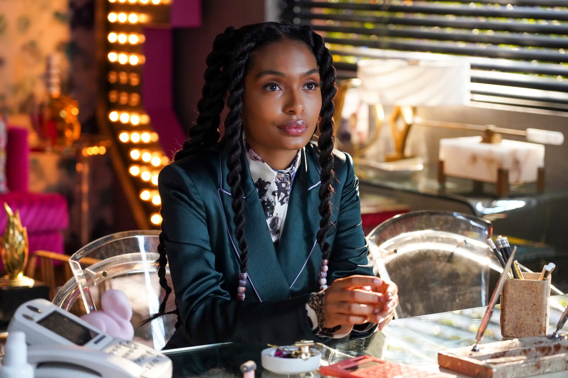 Download Yara Shahidi TV Show Grown-ish HD Wallpaper