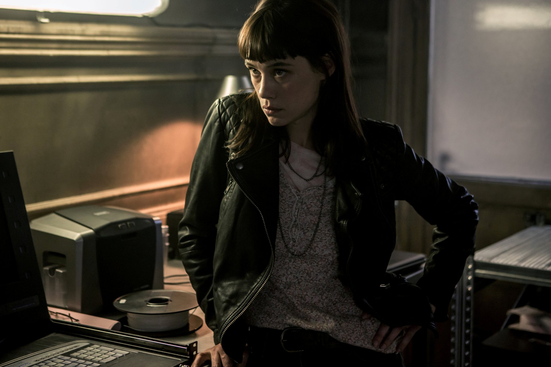 Download Astrid Bergès-Frisbey Movie The Vault (2021) HD Wallpaper