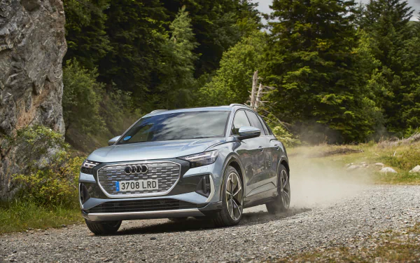  2021 Audi Q4 40 e-tron S line