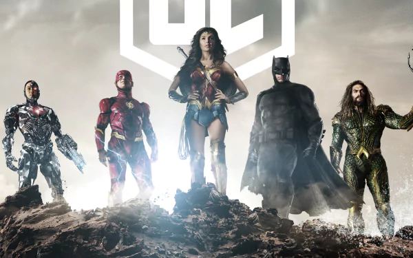 4K Ultra HD wallpaper featuring Aquaman, Batman, Wonder Woman, Flash, and Cyborg from Zack Snyder's Justice League movie standing heroically against a dramatic backdrop.