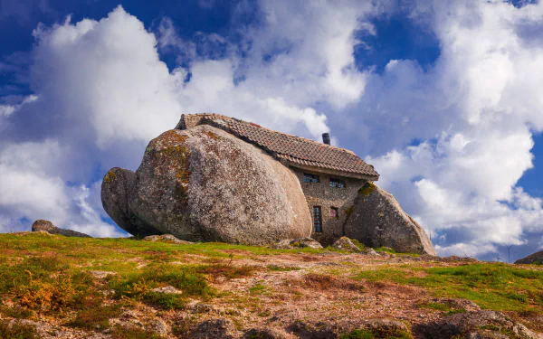  Casa do Penedo (House of the Rock) in Portugal by Olimpio Fantuz