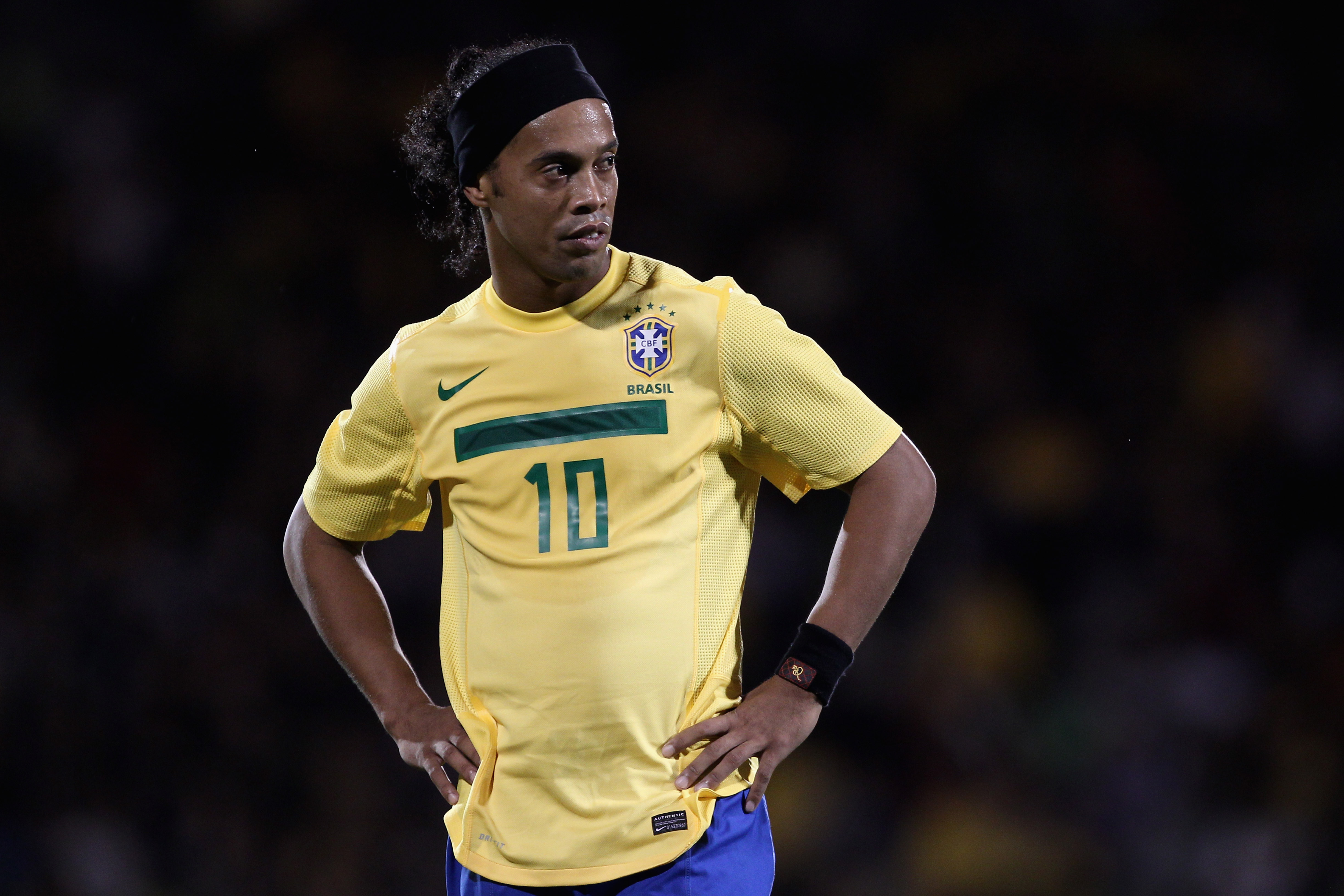 Sports Ronaldinho HD Wallpaper | Background Image