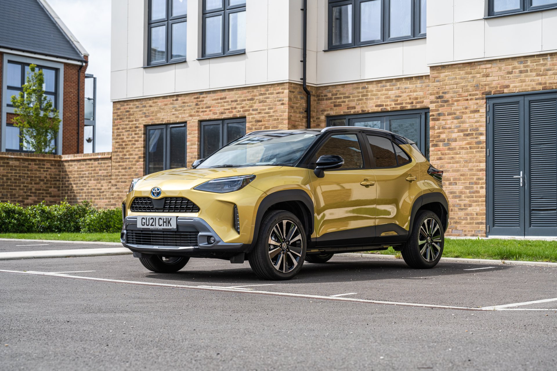 Download SUV Toyota Yaris Cross Hybrid Vehicle Toyota Yaris 4k Ultra HD Wallpaper