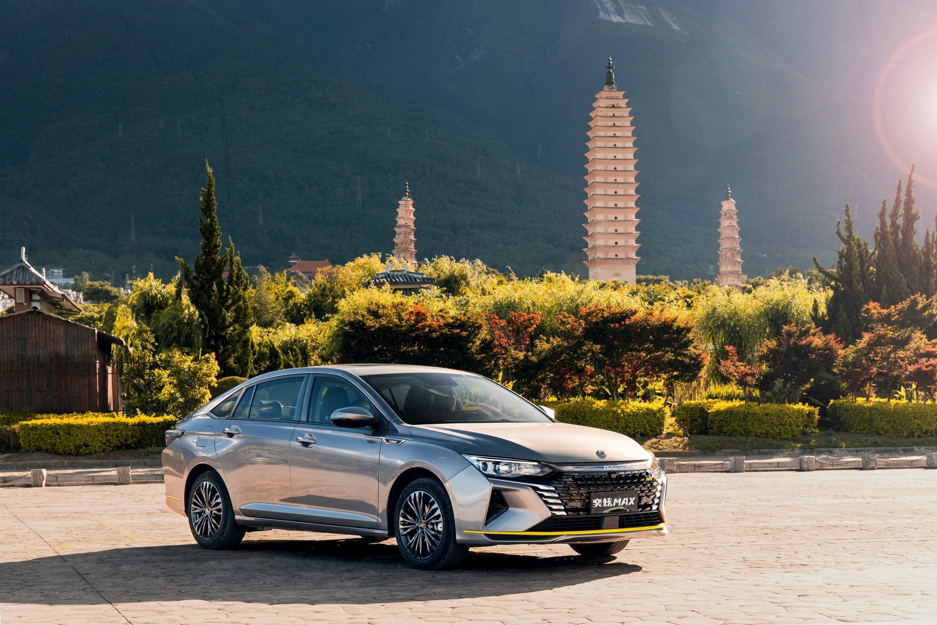 Download Compact Car Vehicle Dongfeng Aeolus Yixuan 4k Ultra HD Wallpaper