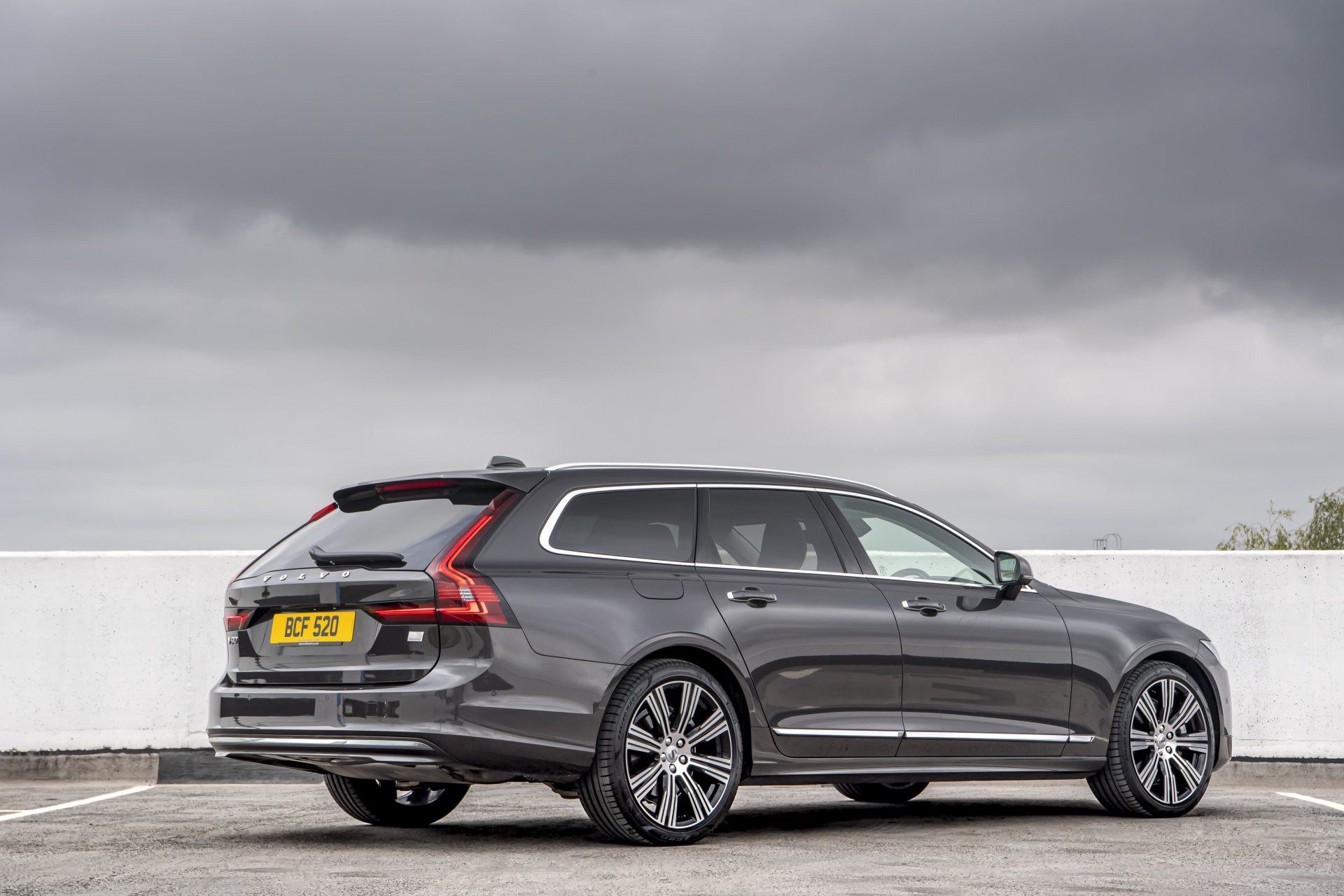 Download Volvo V90 Vehicle Volvo V90 T6 AWD 4k Ultra HD Wallpaper