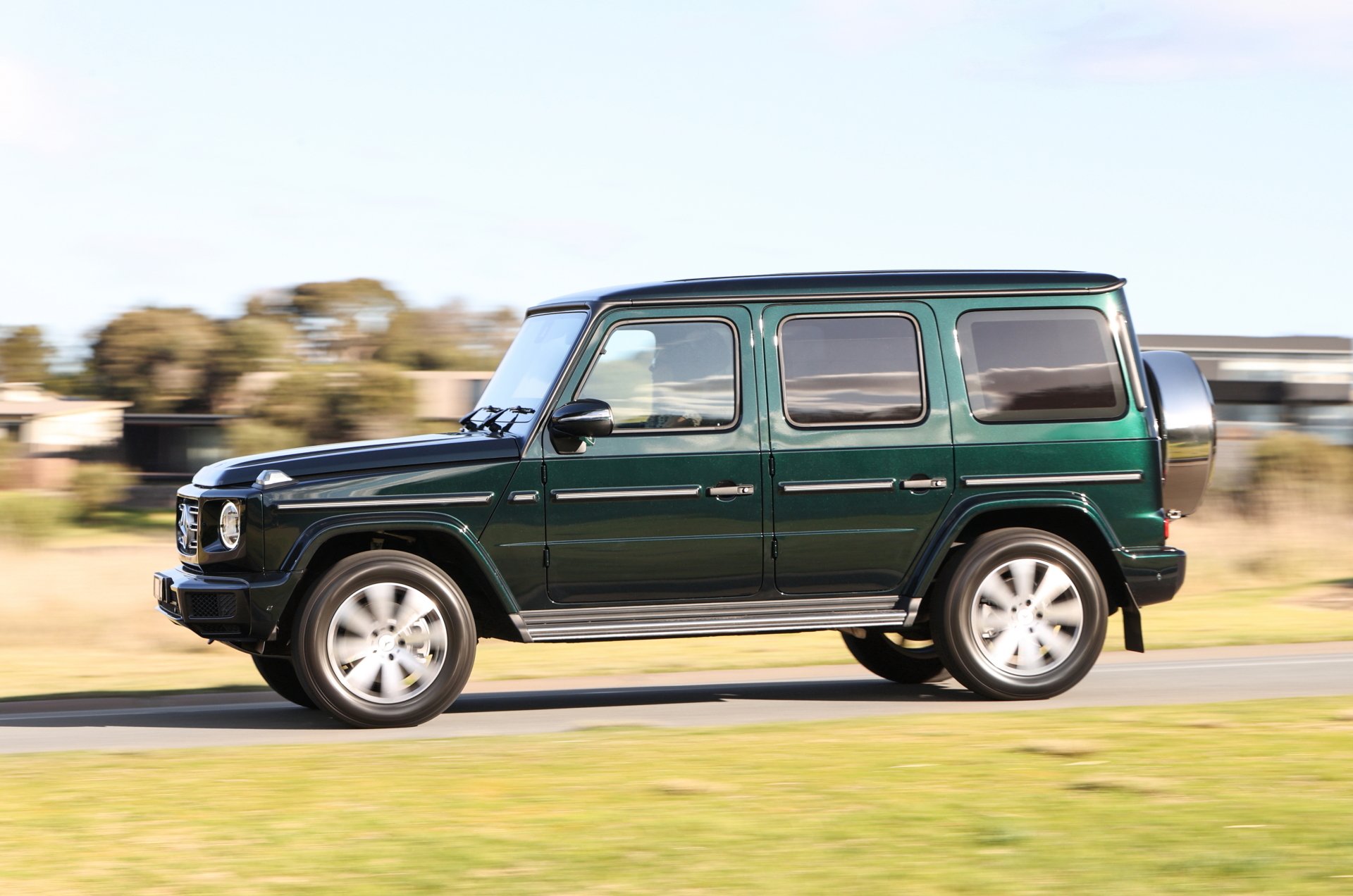 Download Mercedes-Benz G 400 Vehicle Mercedes-Benz G-Class 4k Ultra HD Wallpaper