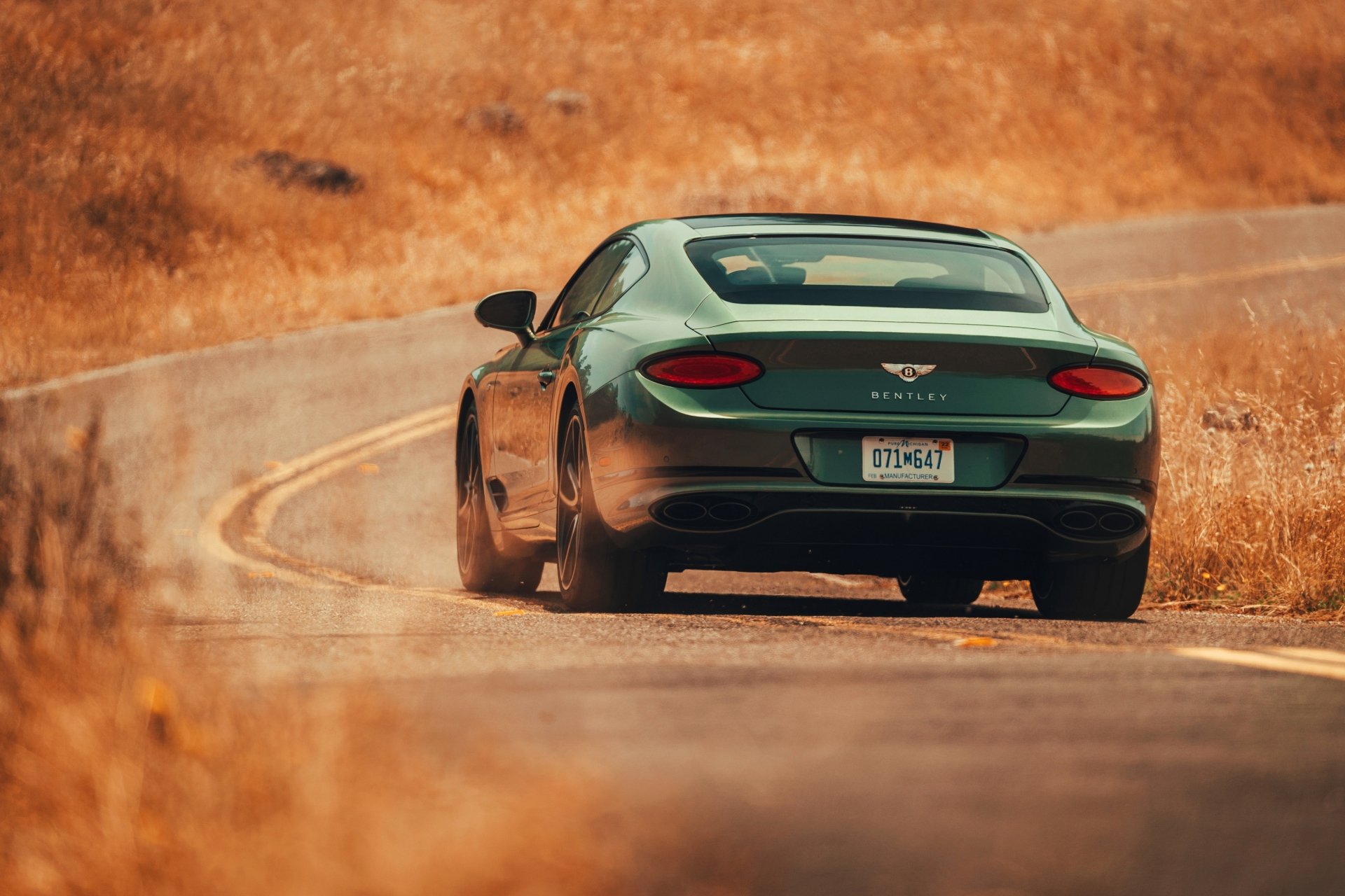 Download Vehicle Bentley Continental GT V8 4k Ultra HD Wallpaper