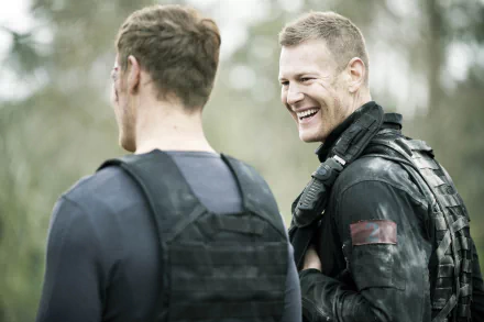 Sam Heughan Tom Hopper movie SAS: Red Notice HD Desktop Wallpaper | Background Image