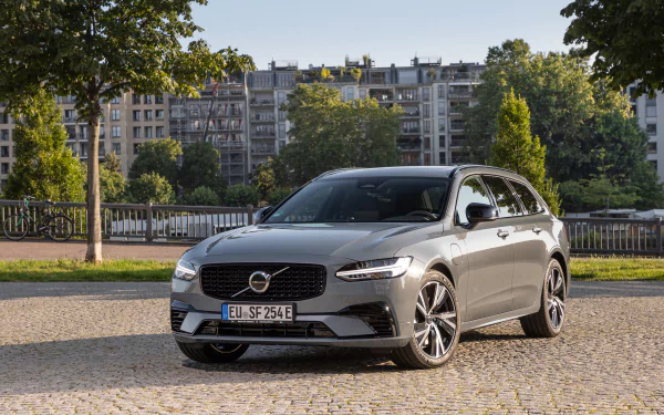  Volvo V90 T6 AWD Recharge R-Design