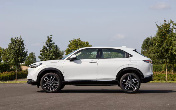 SUV Honda HR-V e:HEV vehicle Honda HR-V HD Desktop Wallpaper | Background Image