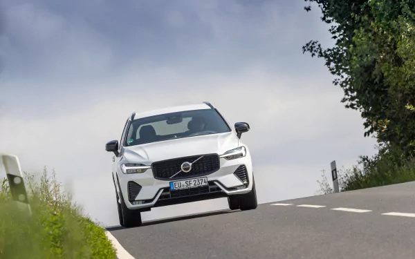 SUV Volvo XC60 B5 R-Design vehicle Volvo XC60 HD Desktop Wallpaper | Background Image