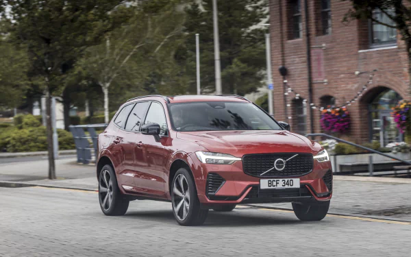  Volvo XC60 T8 Recharge AWD R-Design