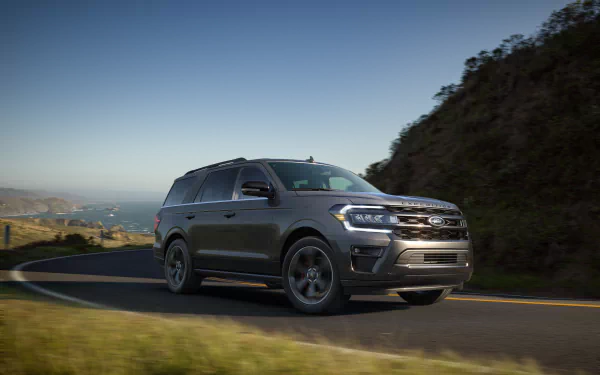  2022 Ford Expedition &quot;Stealth Edition&quot; Performance Package