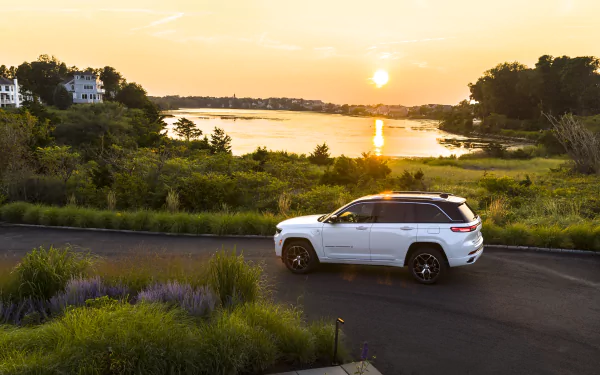  2022 Jeep Grand Cherokee Summit Reserve 4xe (WL)