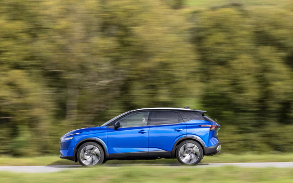 SUV vehicle Nissan Qashqai 4×4 HD Desktop Wallpaper | Background Image