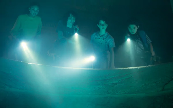 Logan Kim Mckenna Grace Finn Wolfhard Celeste O'Connor movie Ghostbusters: Afterlife HD Desktop Wallpaper | Background Image