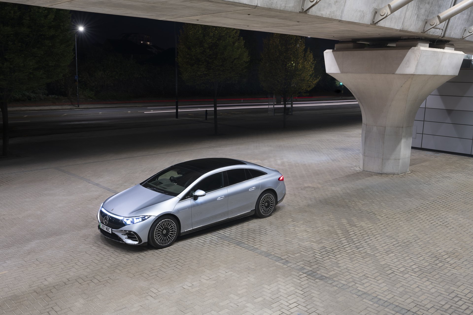 [20+] Mercedes-Benz EQS Wallpapers