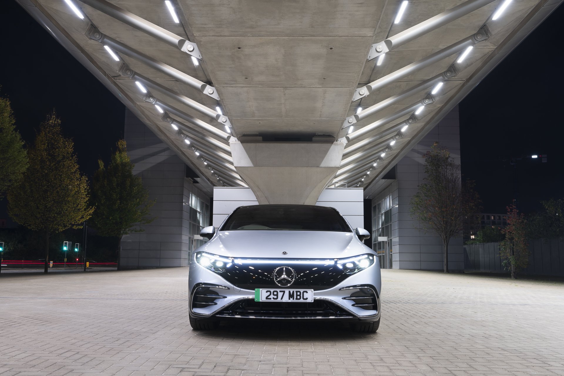 Download Mercedes-Benz EQS 450 AMG Line Vehicle Mercedes-Benz EQS 8k Ultra HD Wallpaper