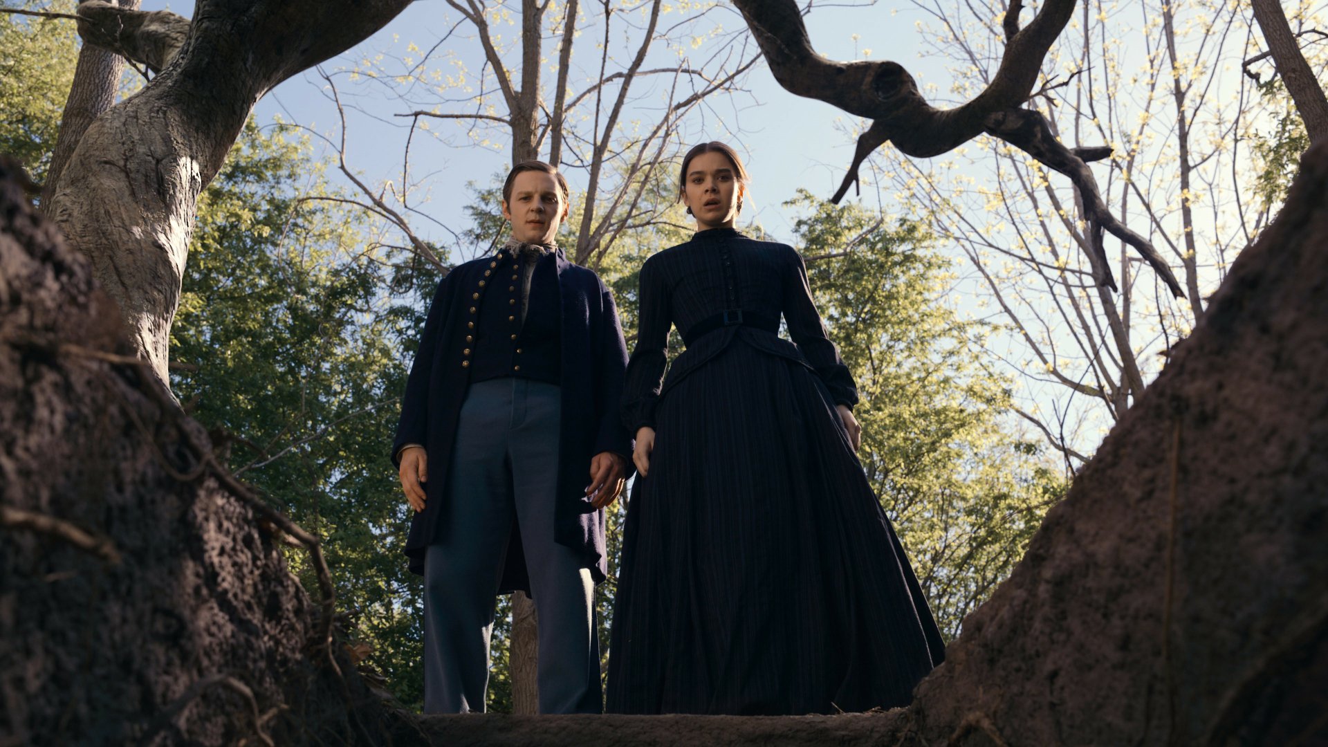 Download Hailee Steinfeld Will Pullen TV Show Dickinson 4k Ultra HD Wallpaper