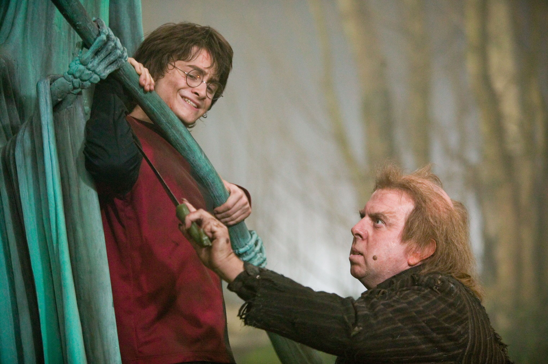 Download Timothy Spall Peter Pettigrew Daniel Radcliffe Harry Potter Movie Harry Potter And The Goblet Of Fire HD Wallpaper