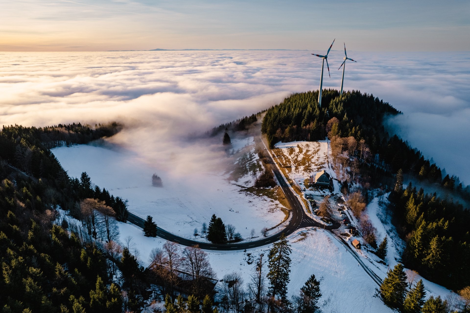 Download Sea Of Clouds Horizon Man Made Wind Turbine 4k Ultra HD Wallpaper