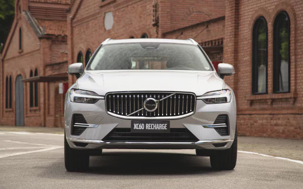 SUV Volvo XC60 T8 vehicle Volvo XC60 HD Desktop Wallpaper | Background Image