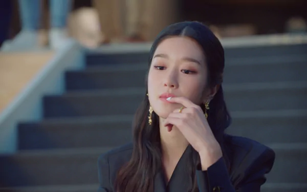 Seo Yea-ji On Stairs