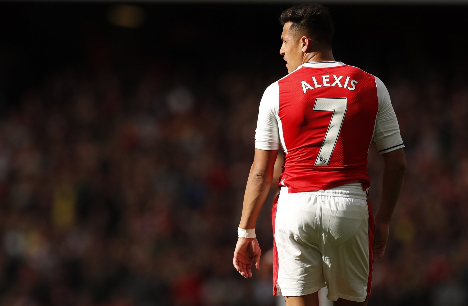 Download Alexis Sánchez Sports HD Wallpaper