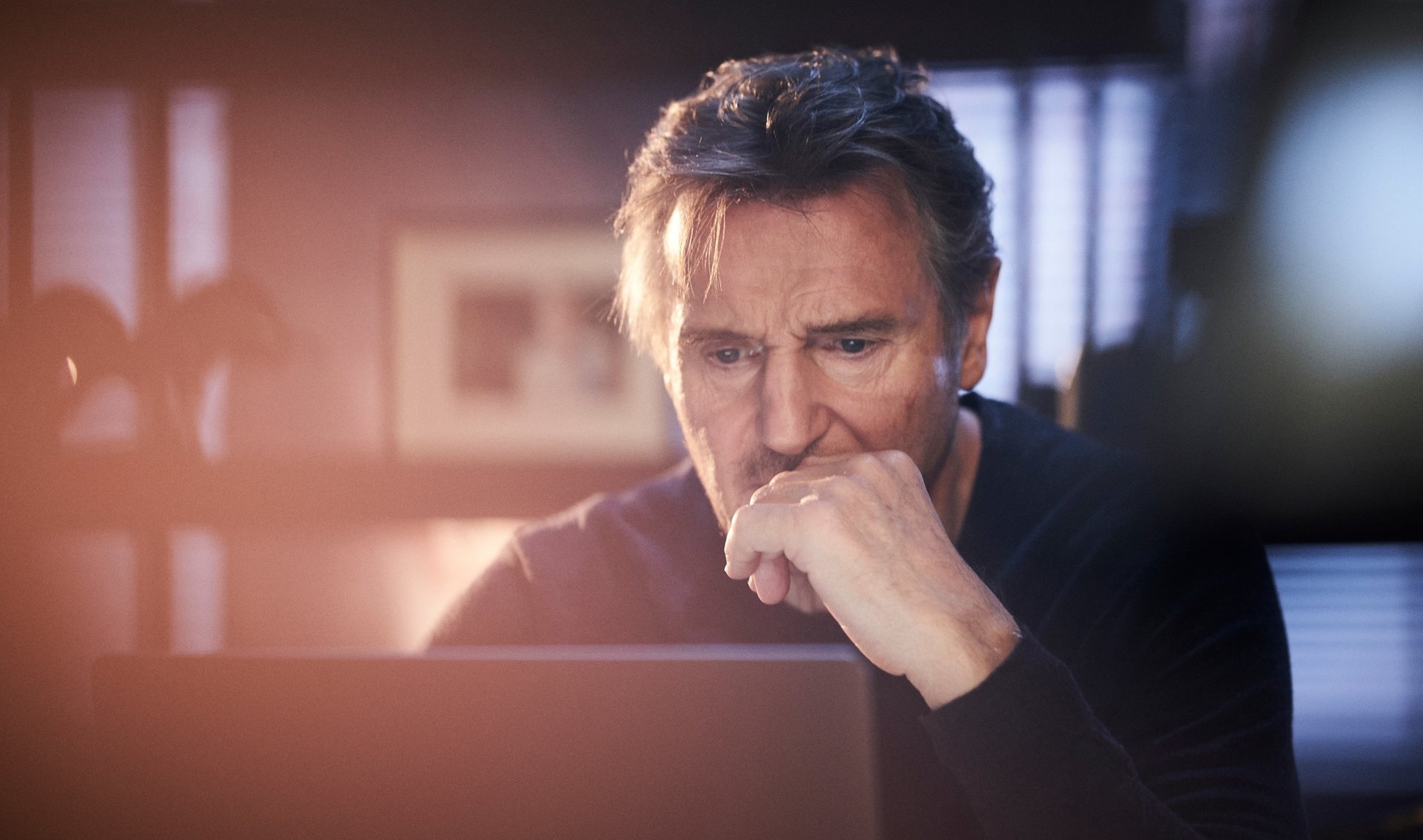 Download Liam Neeson Movie Blacklight 4k Ultra HD Wallpaper