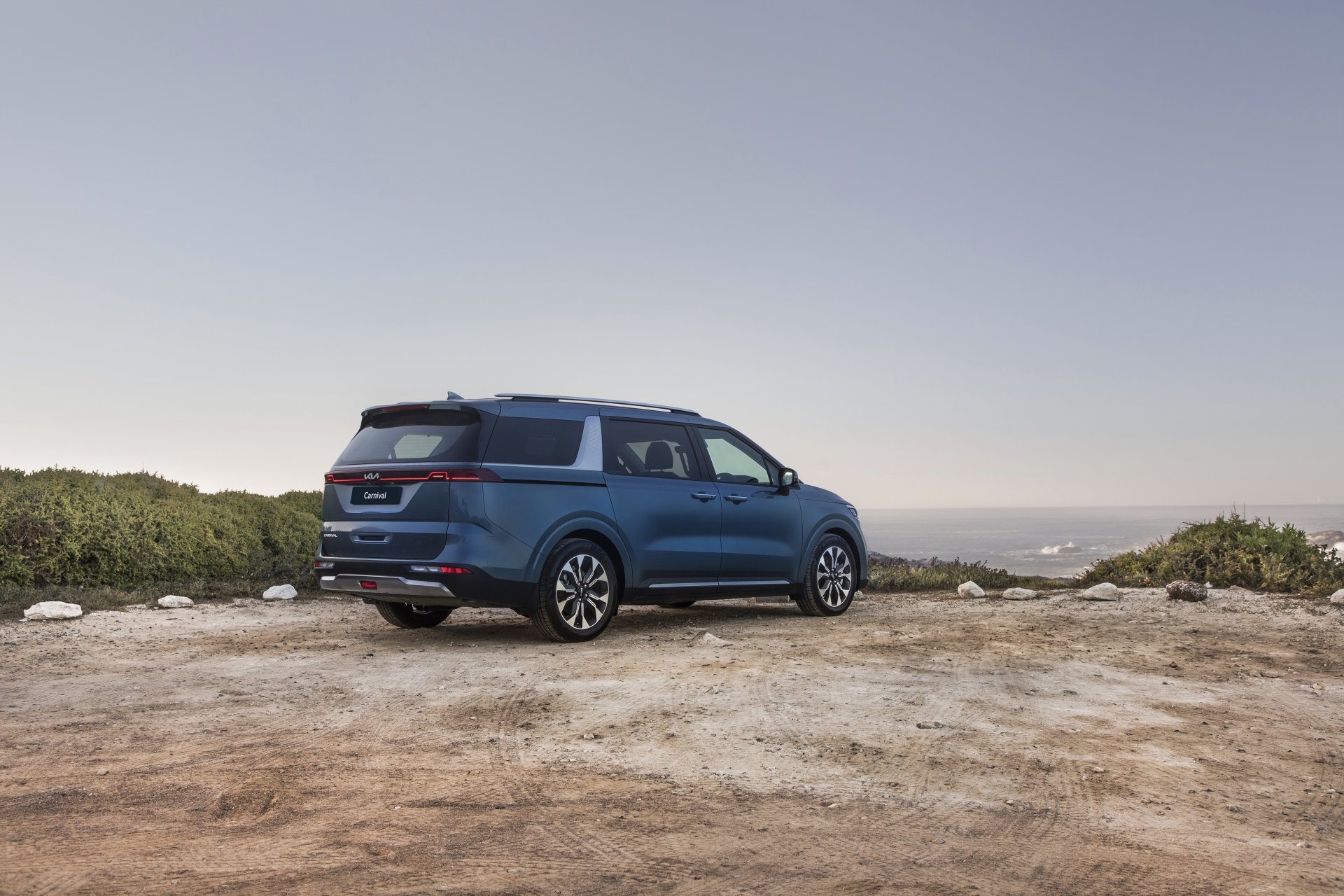 Download SUV Vehicle Kia Carnival 4k Ultra HD Wallpaper