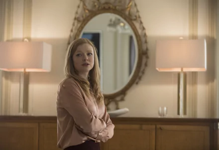 Sarah Snook TV Show Succession HD Desktop Wallpaper | Background Image