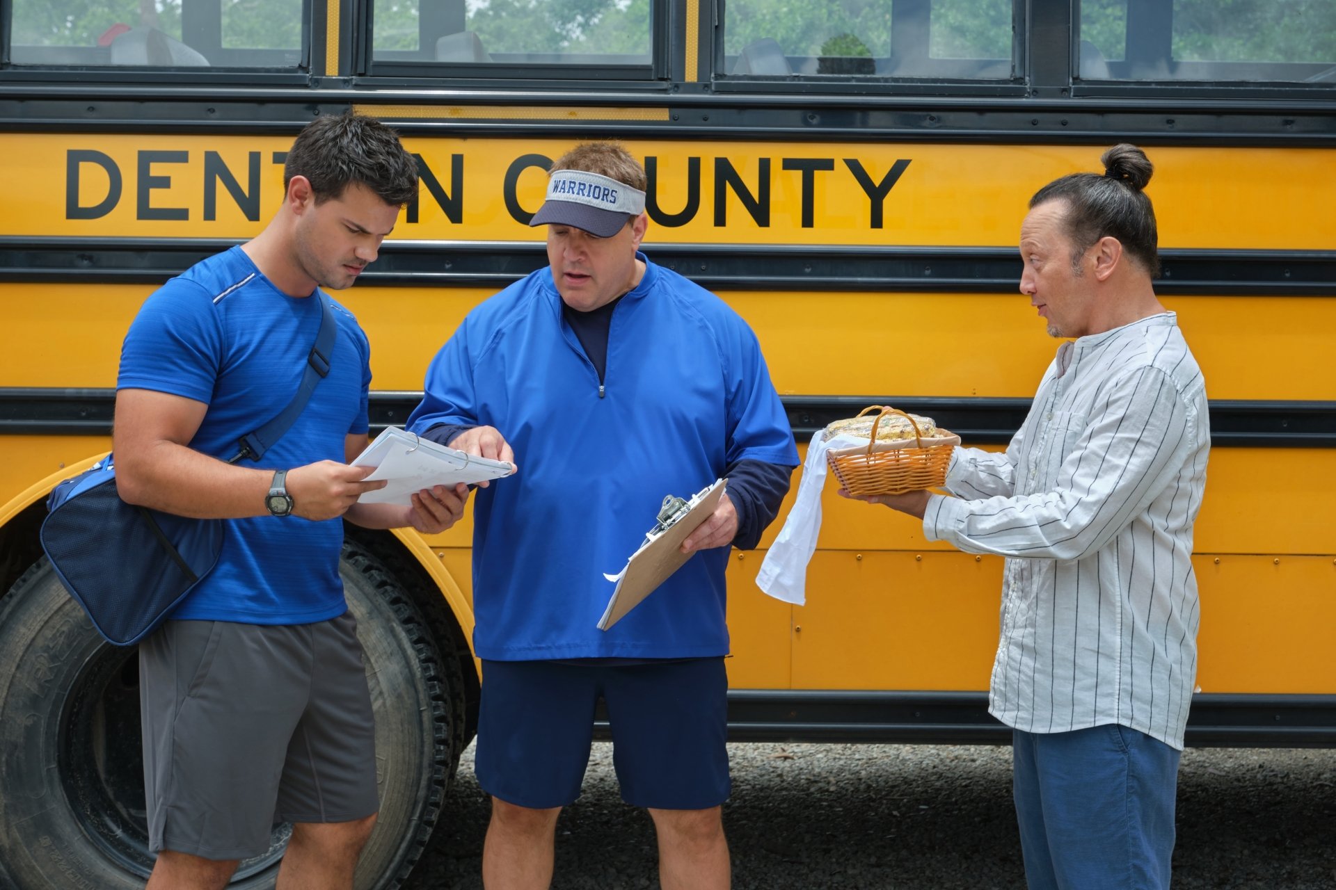 Download Taylor Lautner Kevin James Movie Home Team 4k Ultra HD Wallpaper