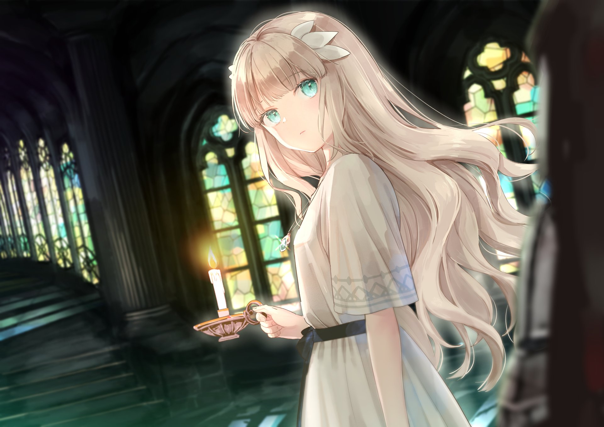 Lily (Ender Lilies) from the video game ENDER LILIES: Quietus of the Knights — 4K Ultra HD PC wallpaper of her with long blonde hair and green eyes holding a candle in a dim stained-glass cathedral.