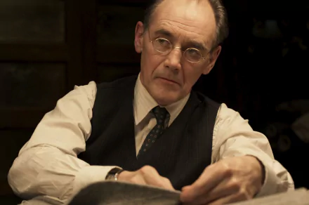 Mark Rylance movie The Outfit HD Desktop Wallpaper | Background Image
