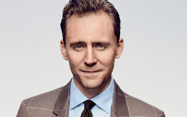 Celebrity Tom Hiddleston HD Desktop Wallpaper | Background Image