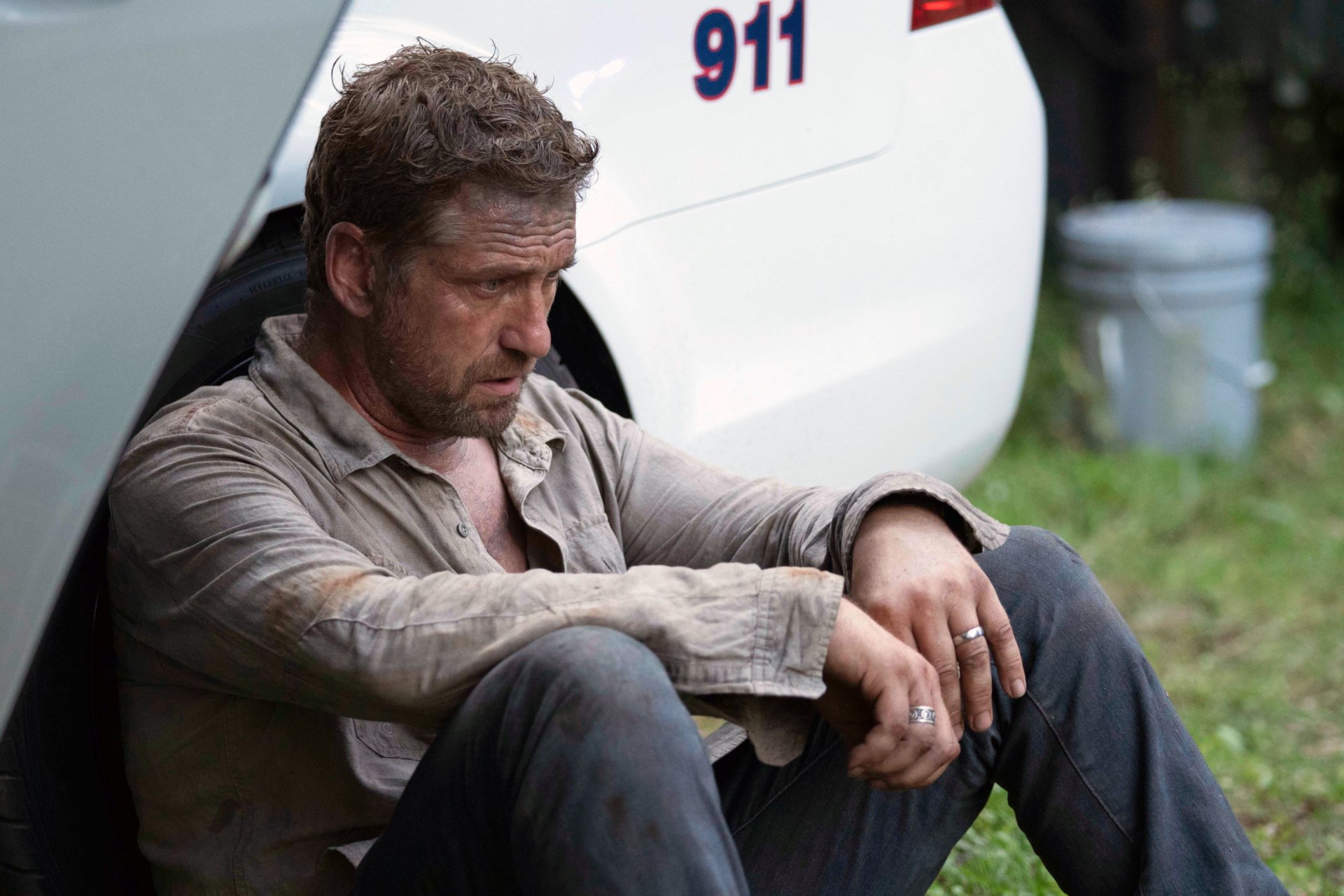 Download Gerard Butler Movie Chase (2022) HD Wallpaper