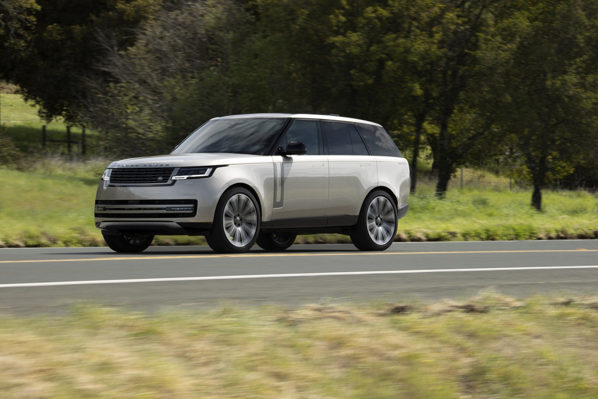 Download Vehicle Range Rover HSE D350 4k Ultra HD Wallpaper