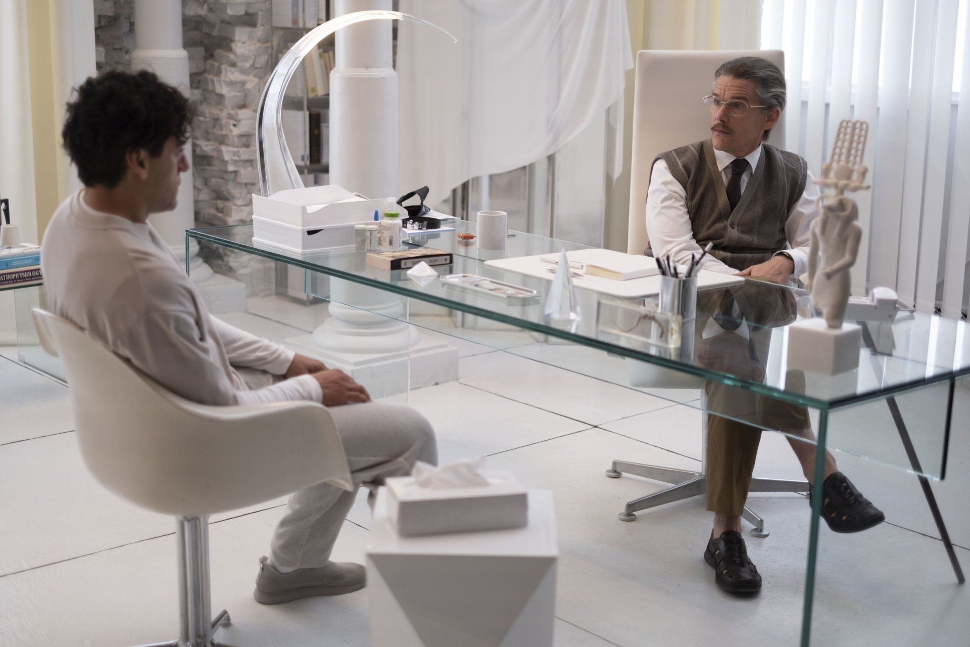 Download Arthur Harrow Ethan Hawke TV Show Moon Knight 4k Ultra HD Wallpaper