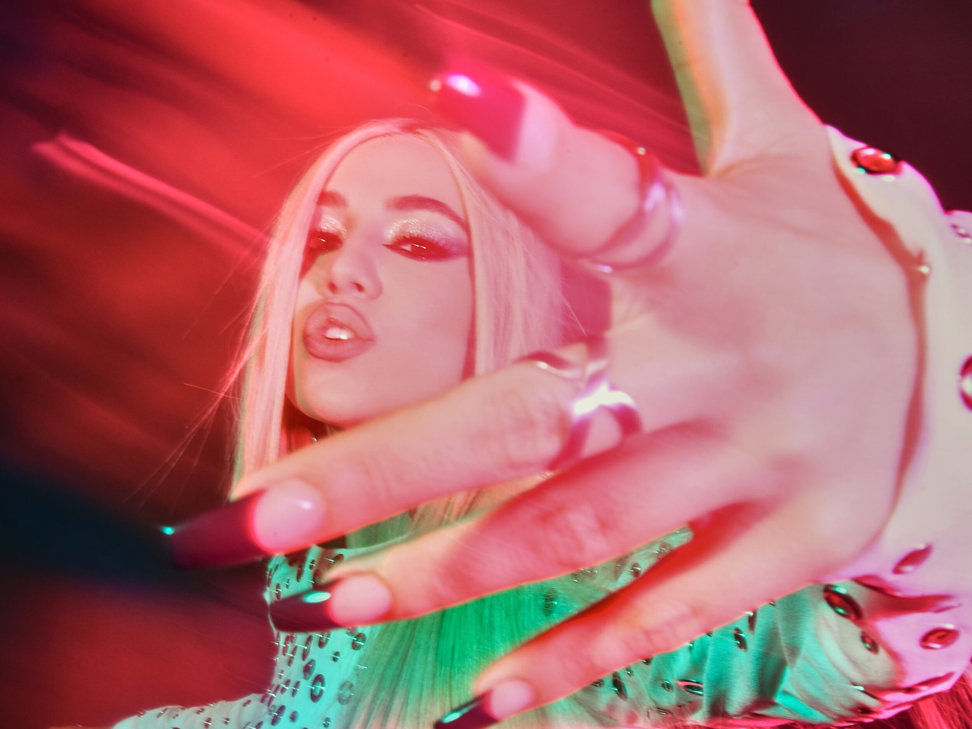 Download Music Ava Max HD Wallpaper
