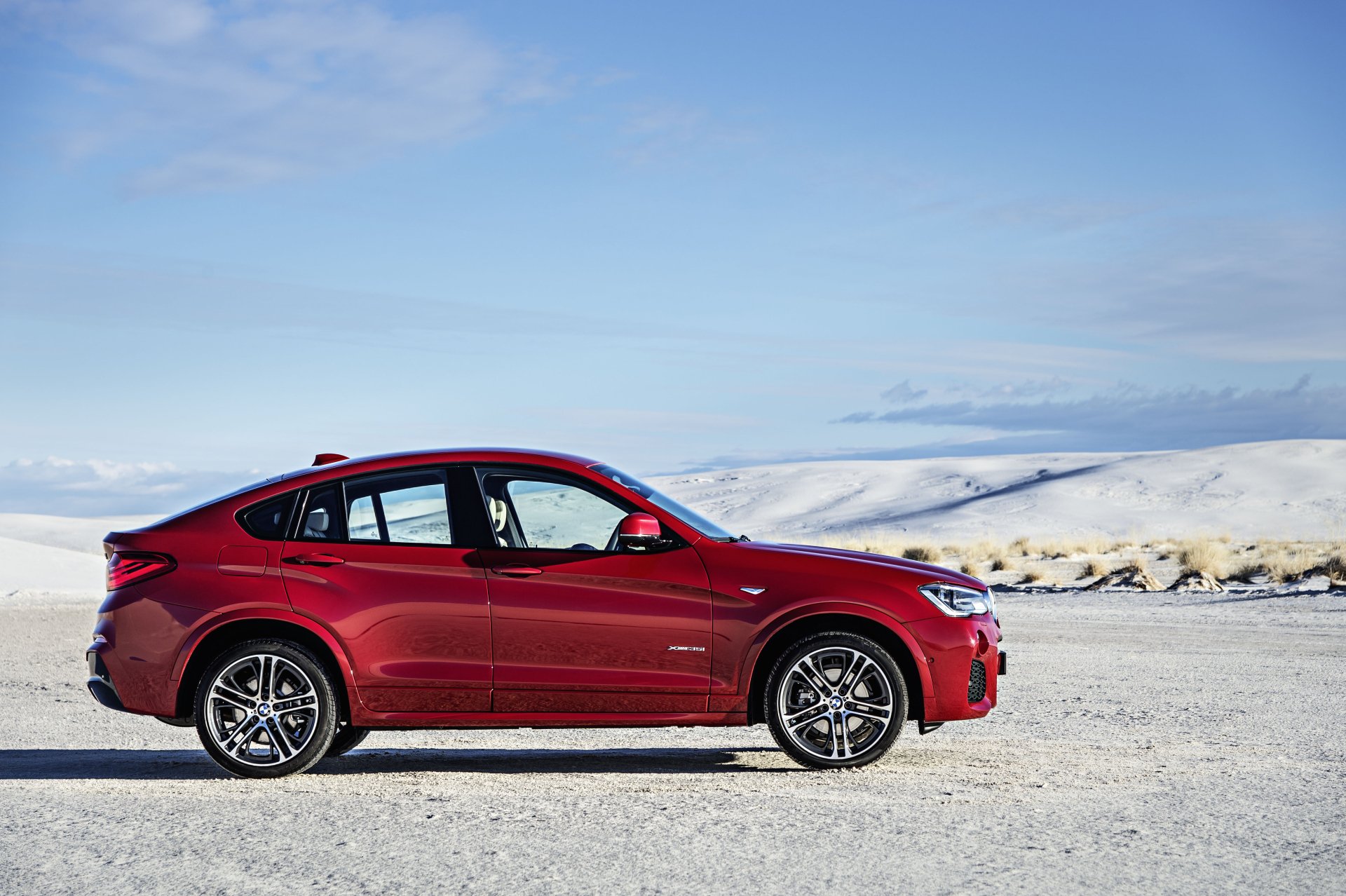 Download Vehicle BMW X4 XDrive35i 4k Ultra HD Wallpaper