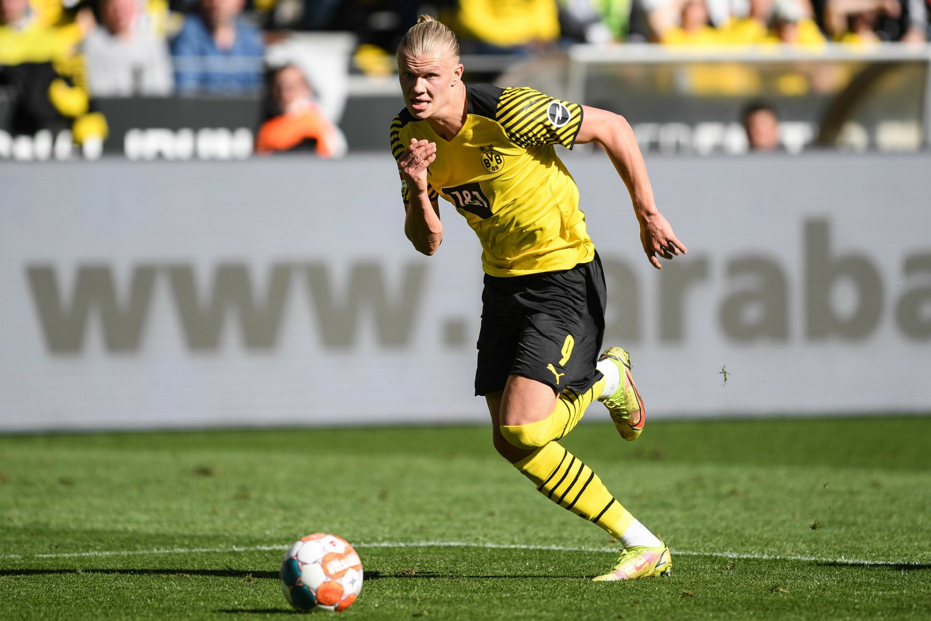 Download Borussia Dortmund Erling Haaland Sports HD Wallpaper