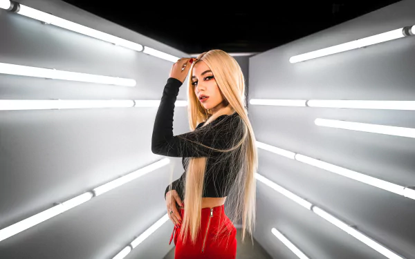 music Ava Max HD Desktop Wallpaper | Background Image