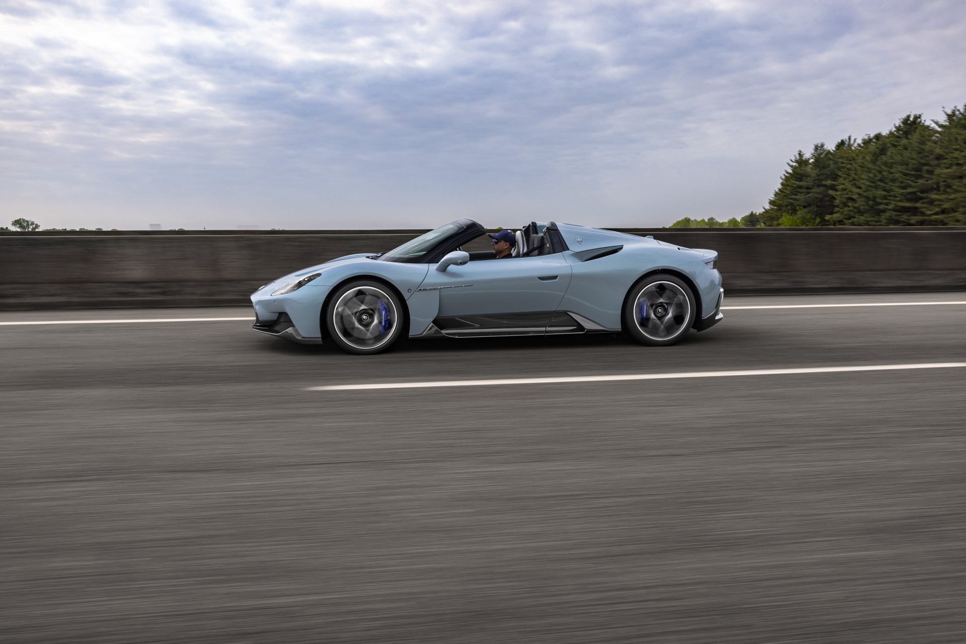 Download Vehicle Maserati MC20 4k Ultra HD Wallpaper