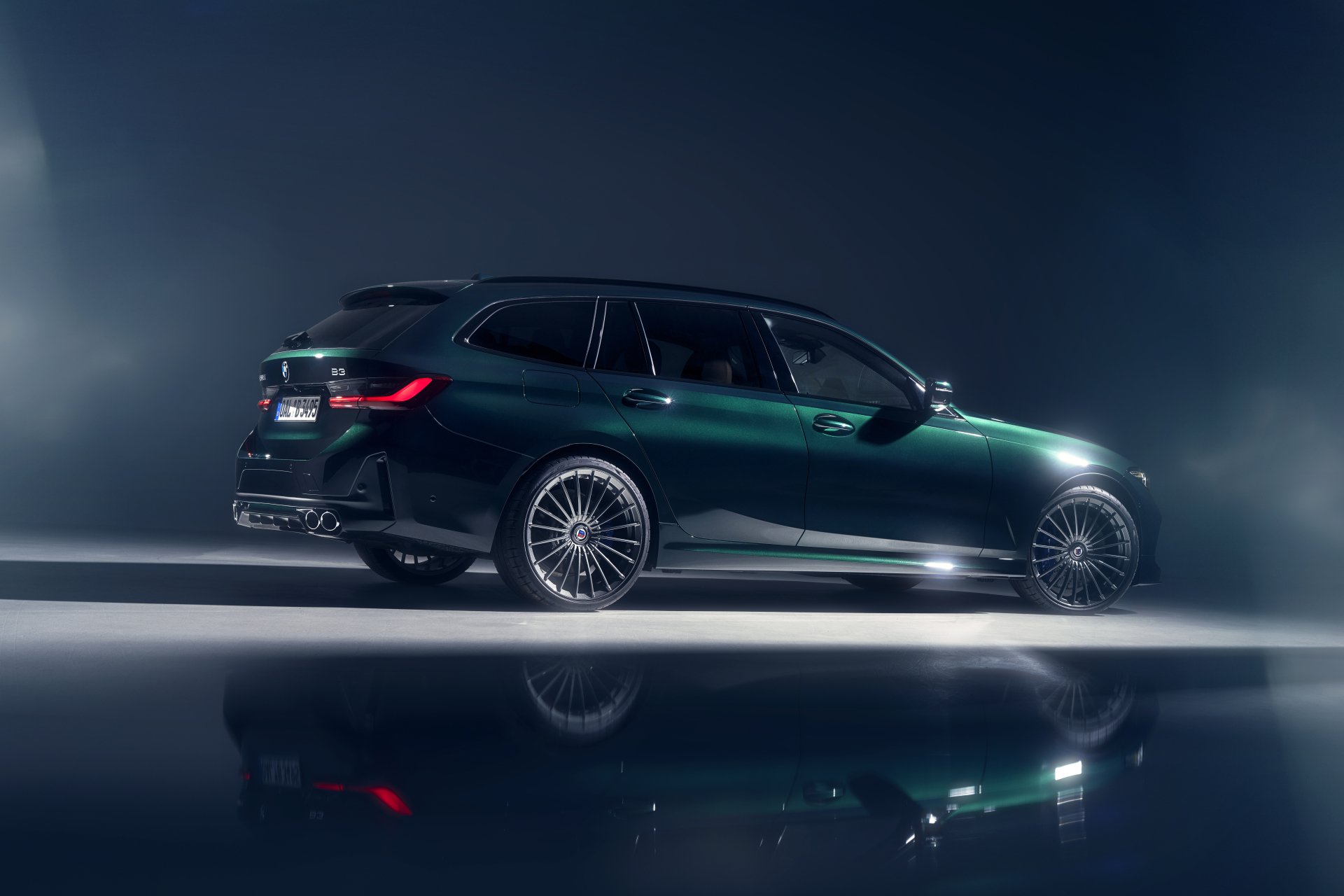 Download Vehicle Alpina B3 Touring 8k Ultra HD Wallpaper