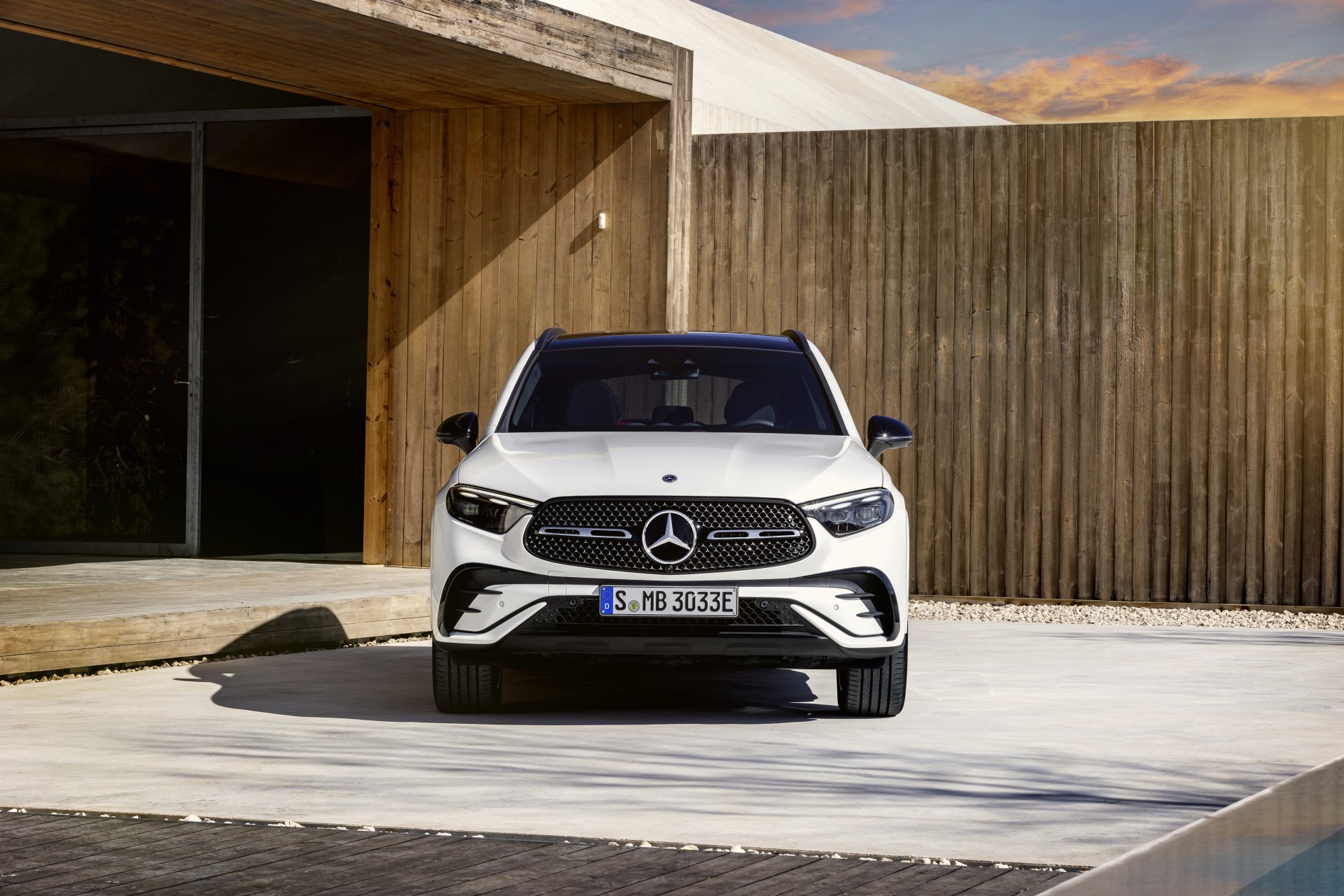 Download Vehicle Mercedes-Benz GLC-Class 4k Ultra HD Wallpaper