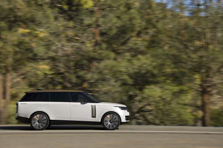  2023 Range Rover SV Serenity P530 LWB