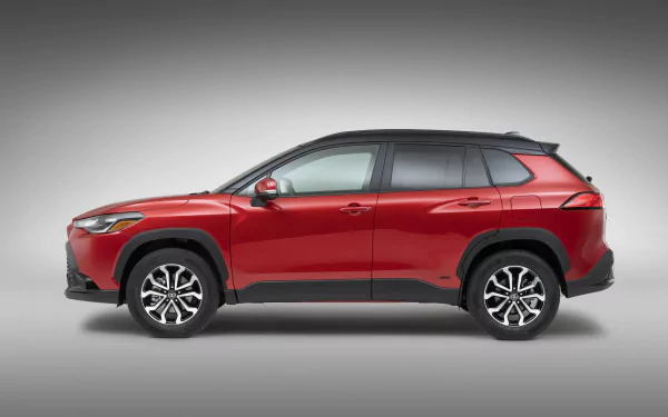  2023 Toyota Corolla Cross Hybrid SE