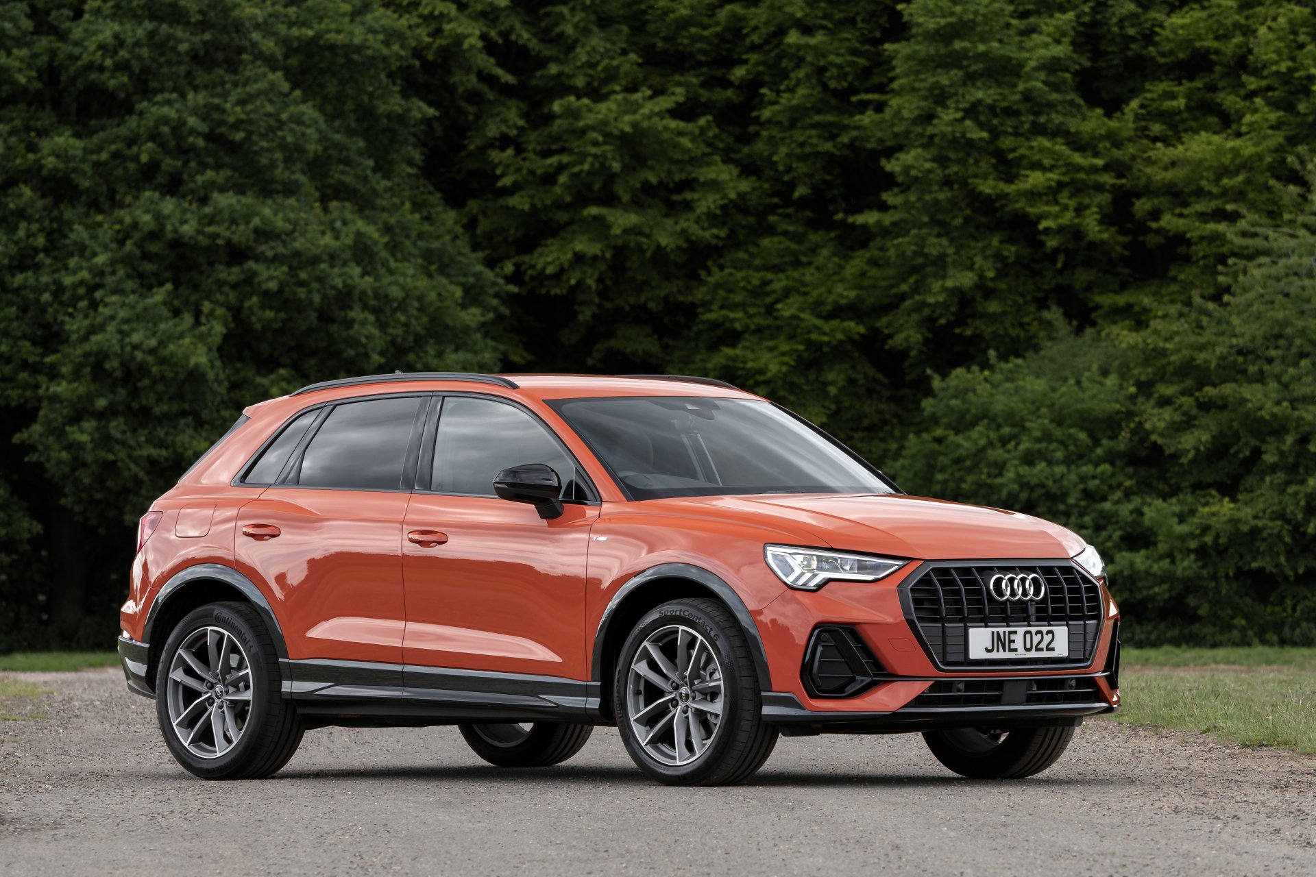 Download Vehicle Audi Q3 35 TFSI 4k Ultra HD Wallpaper