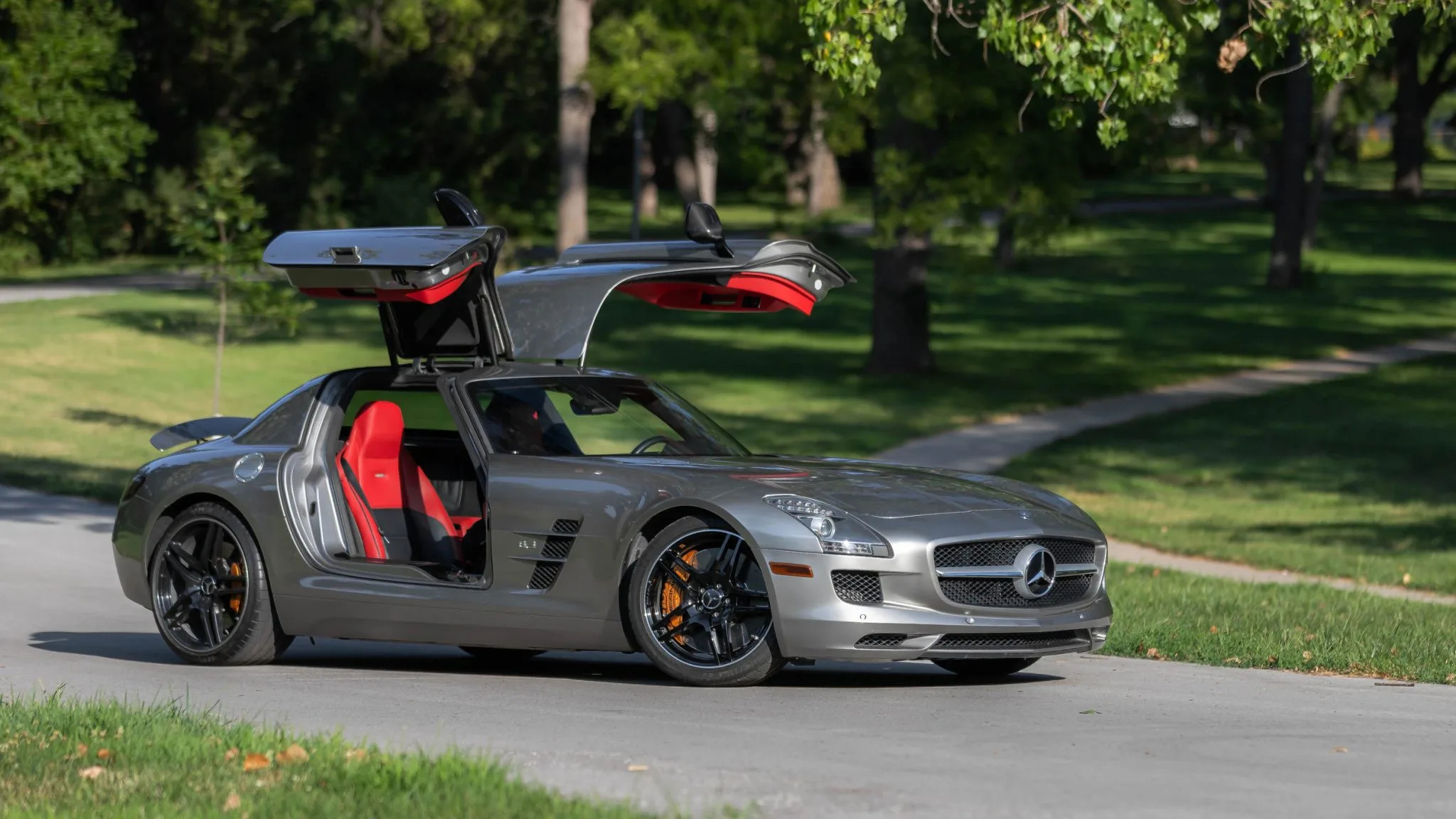 Mercedes Benz SLS AMG дрифт ночью