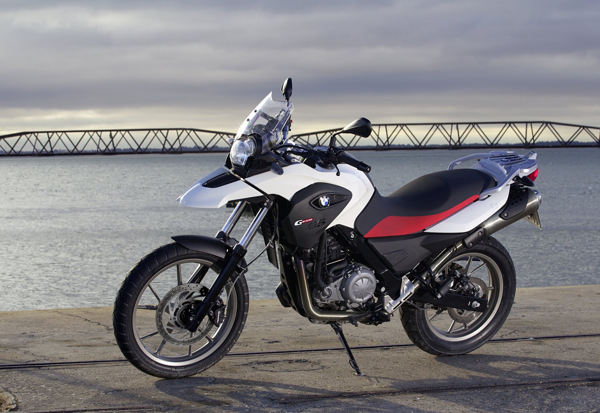 Download Vehicle BMW G 650 GS HD Wallpaper